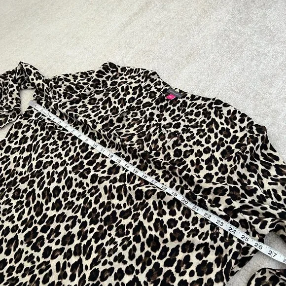 Vince Camuto Faux Wrap Bell Sleeve Animal Print Blouse Top 2X - Picture 6 of 8